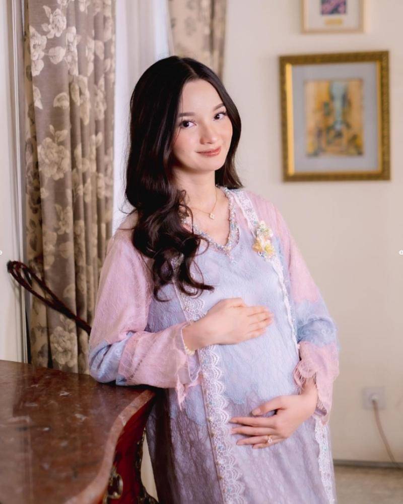 Instagram.com/sabrinaanggraini